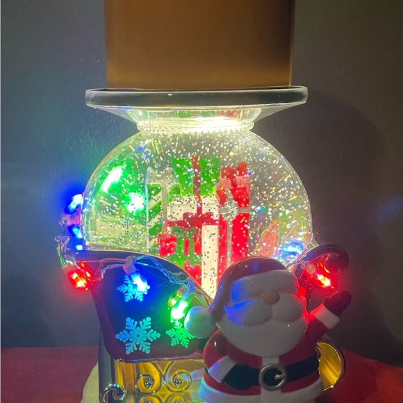 Bath & Body Works Santa Sleigh Water Globe 3 Wick Candle Holder - Picture 6 of 9